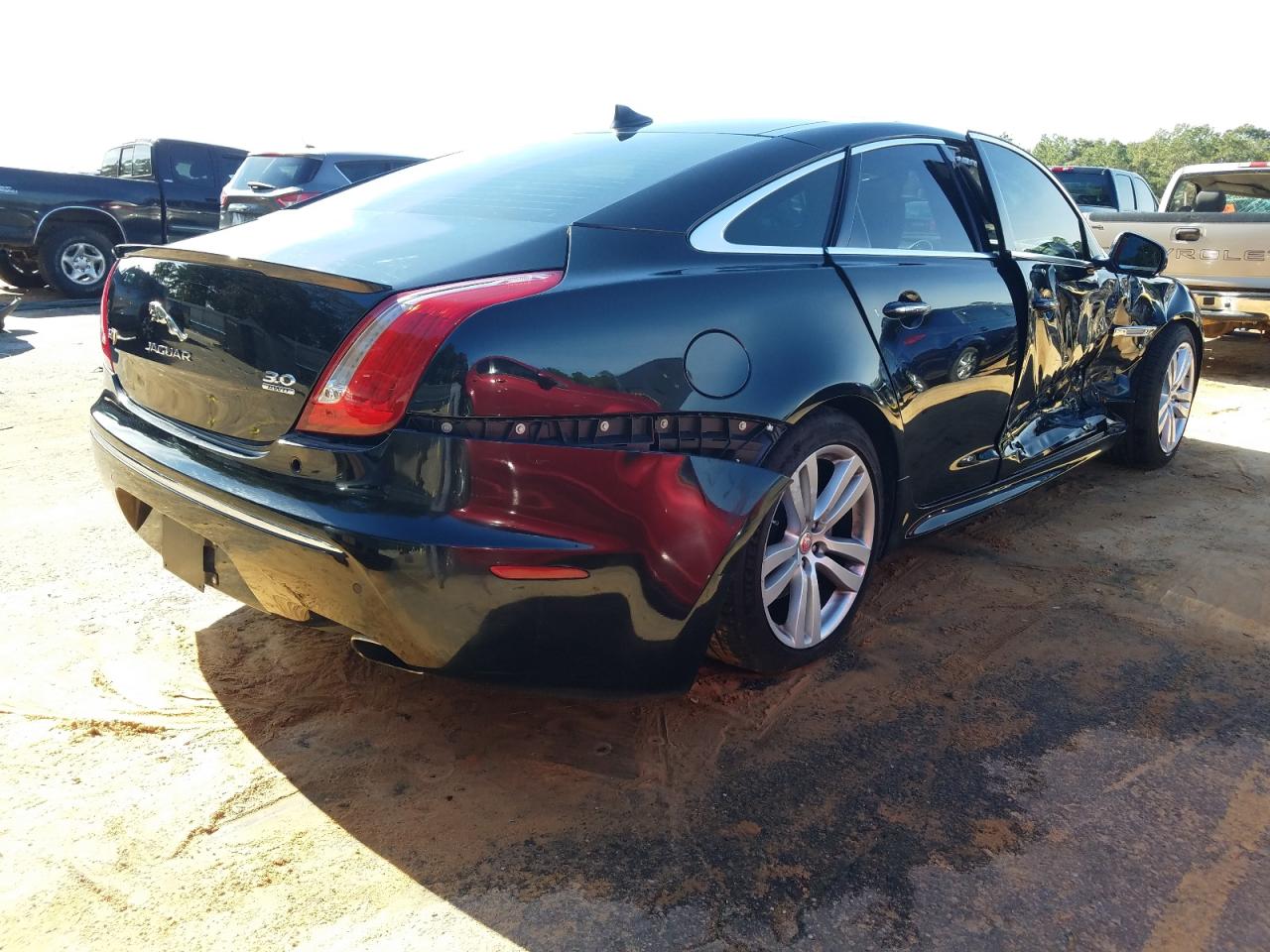 Photo 4 from auction – 2015 JAGUAR XJ with VIN SAJWJ1CD9F8V88844
