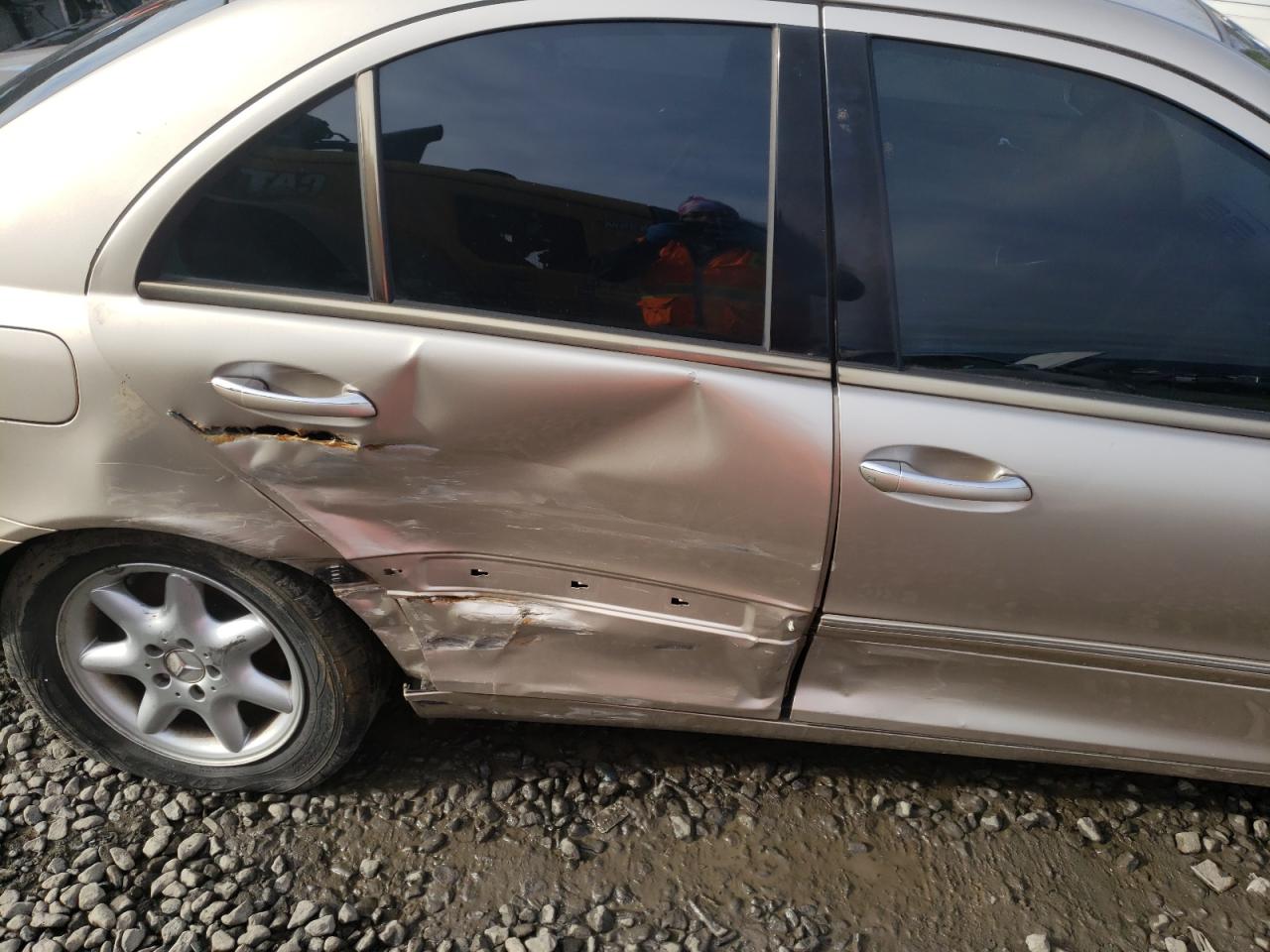 Photo 9 from auction – 2002 MERCEDES-BENZ C 320 with VIN WDBRF64J72F264813