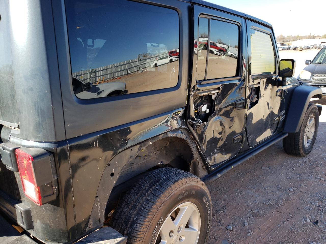 Photo 9 from auction – 2015 JEEP WRANGLER U with VIN 1C4BJWDG6FL518735