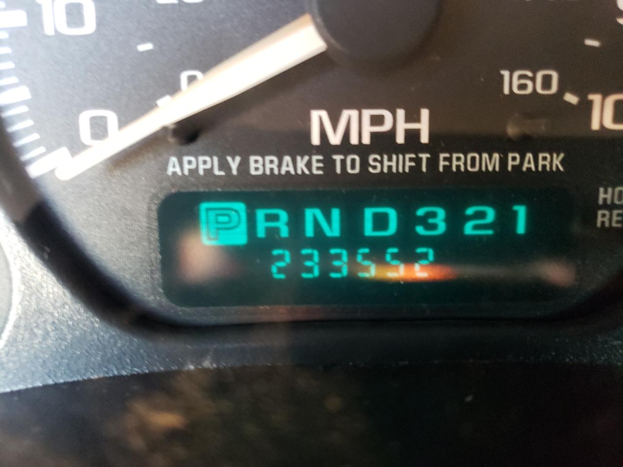 Photo 8 from auction – 2001 CHEVROLET SILVERADO with VIN 1GCHC23U51F166128