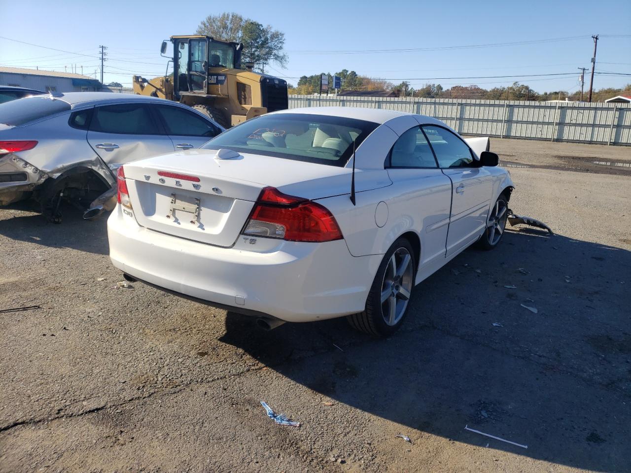Photo 4 from auction – 2011 VOLVO C70 T5 with VIN YV1672MC0BJ114237