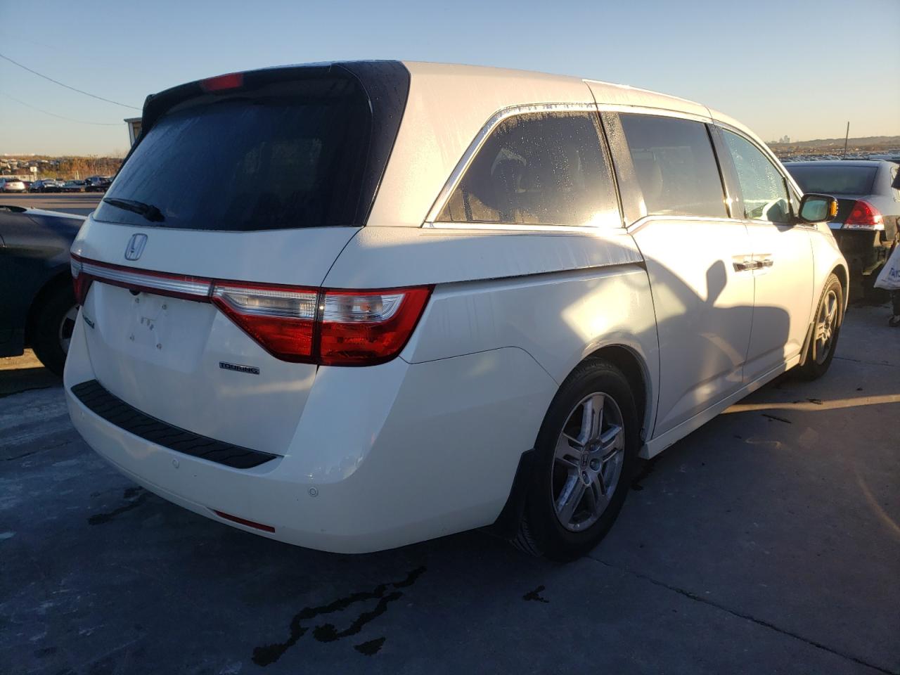 Photo 4 from auction – 2012 HONDA ODYSSEY TO with VIN 5FNRL5H95CB126326