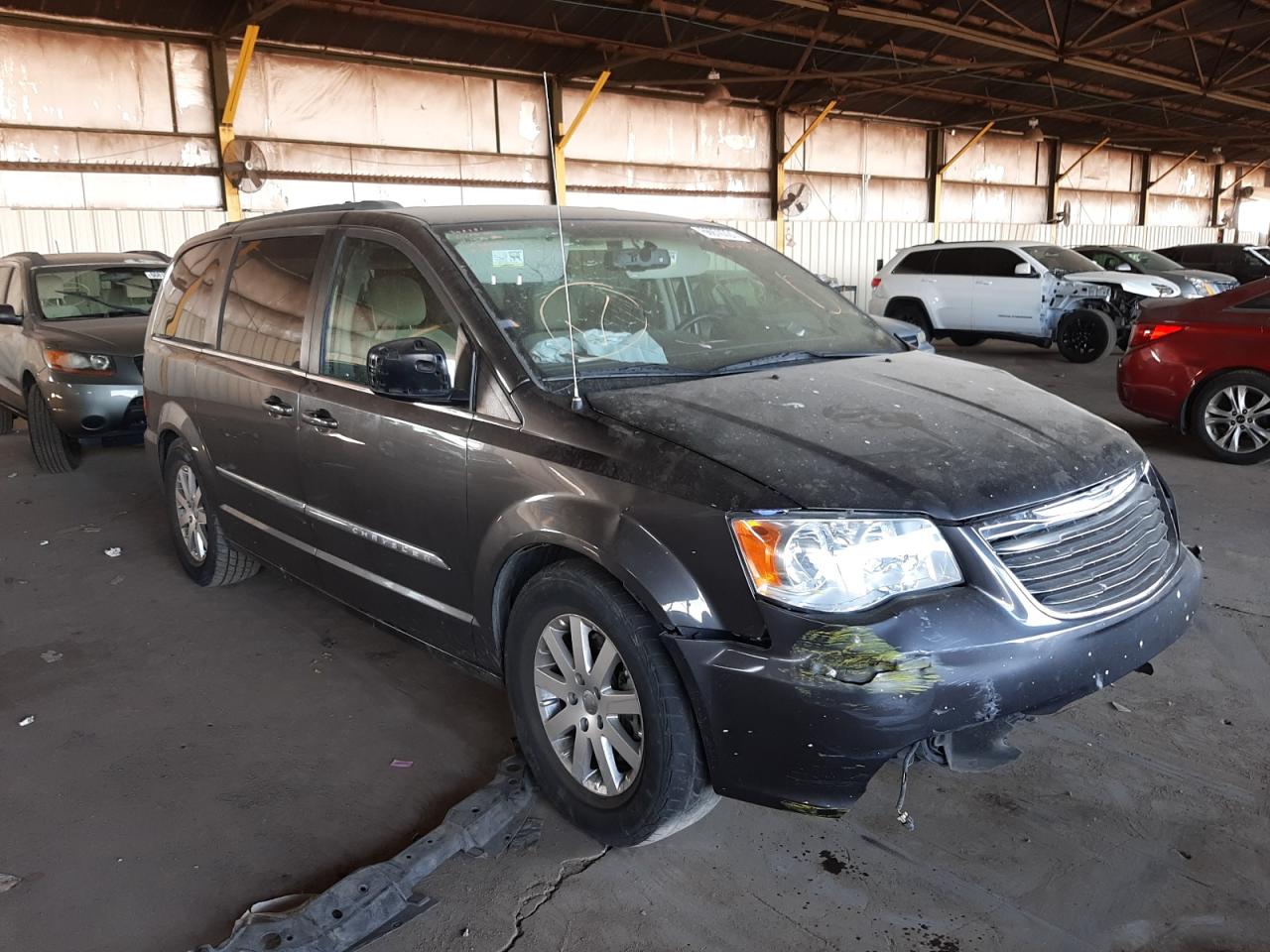 Photo 1 from auction – 2015 CHRYSLER TOWN & COU with VIN 2C4RC1BG8FR657450