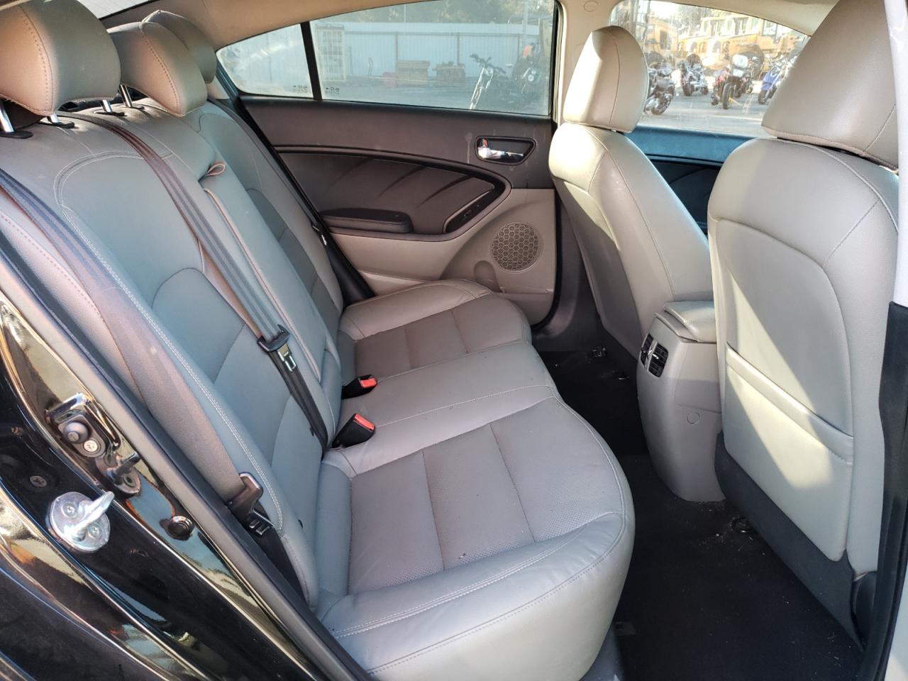 Photo 6 from auction – 2016 KIA FORTE EX with VIN KNAFZ4A88G5530609