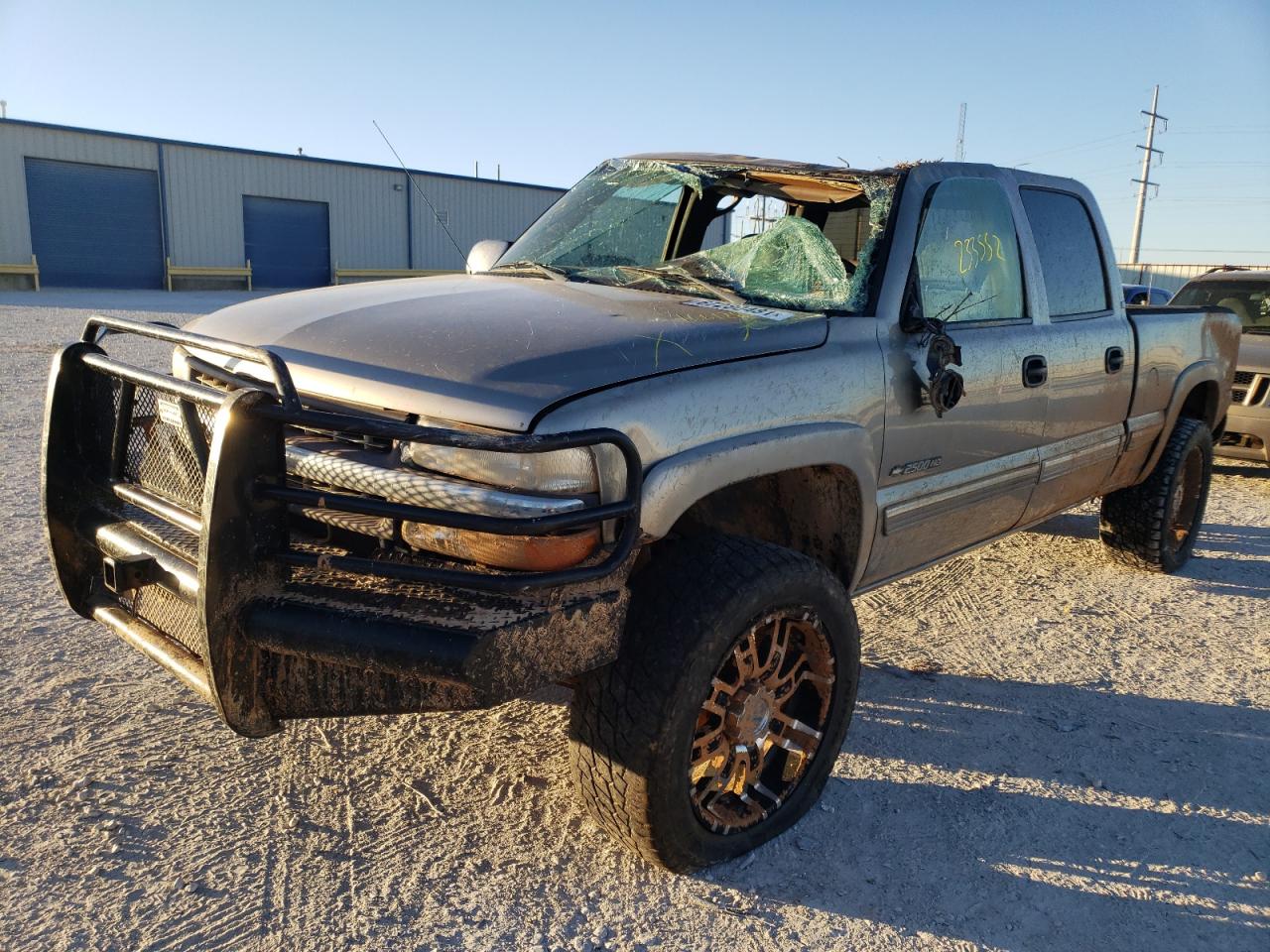 Photo 2 from auction – 2001 CHEVROLET SILVERADO with VIN 1GCHC23U51F166128