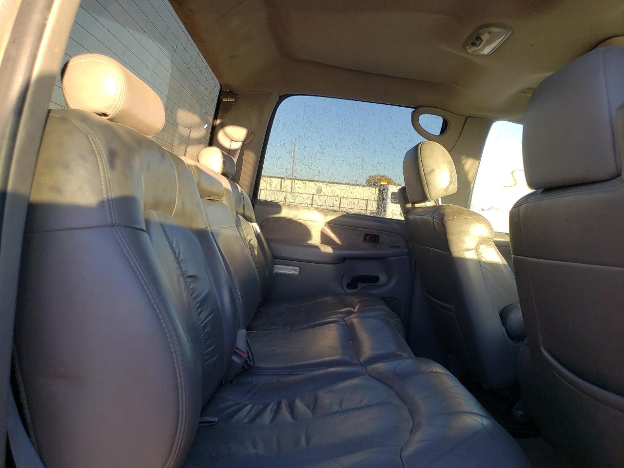 Photo 6 from auction – 2001 CHEVROLET SILVERADO with VIN 1GCHC23U51F166128