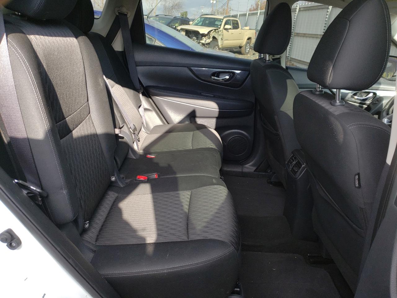 Photo 6 from auction – 2018 NISSAN ROGUE S with VIN KNMAT2MV5JP568363