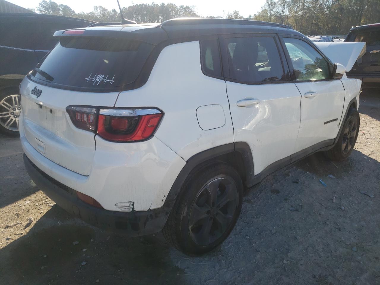 Photo 4 from auction – 2019 JEEP COMPASS LA with VIN 3C4NJCBB4KT613392