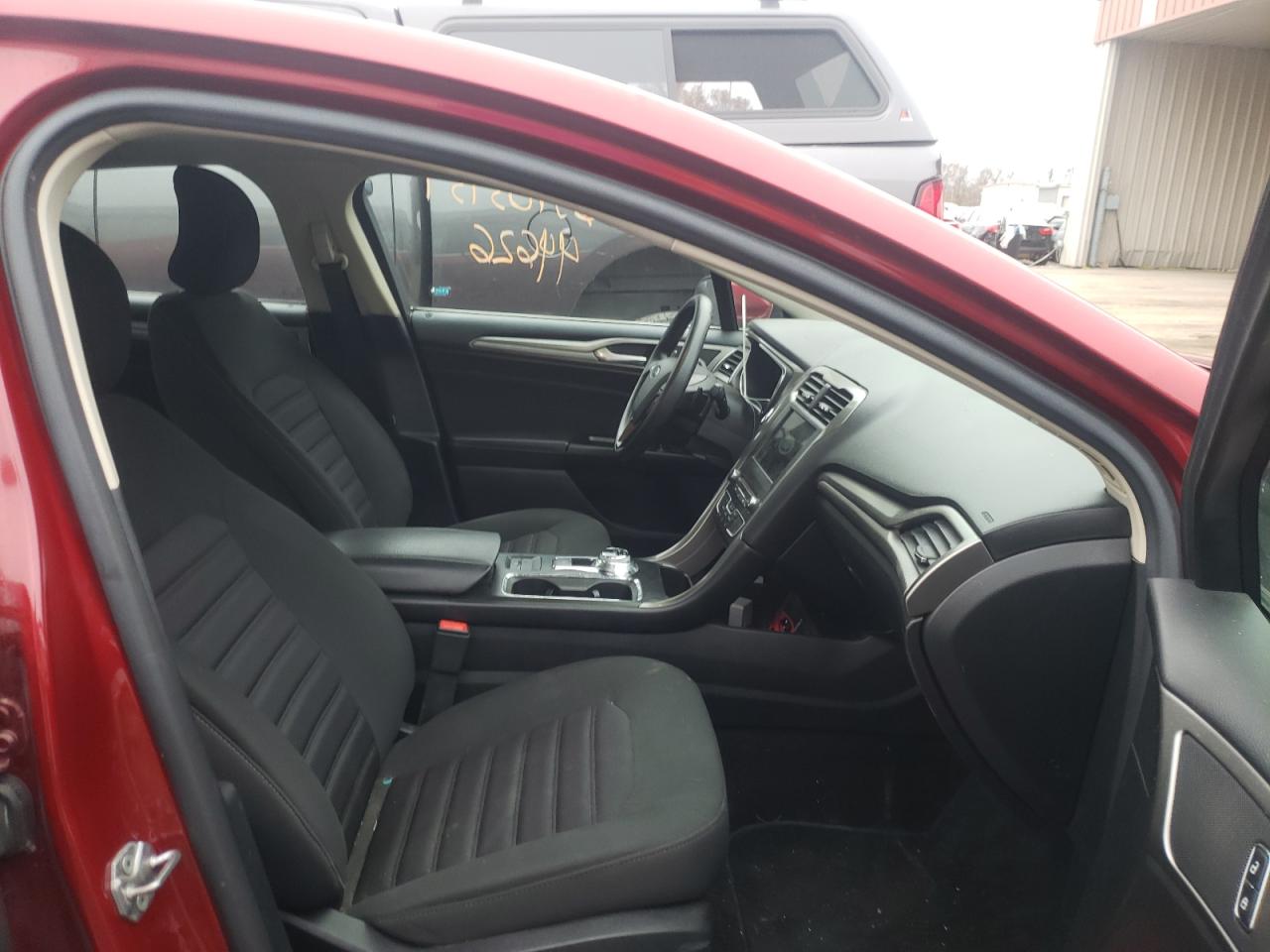 Photo 5 from auction – 2017 FORD FUSION SE with VIN 3FA6P0HD8HR153806