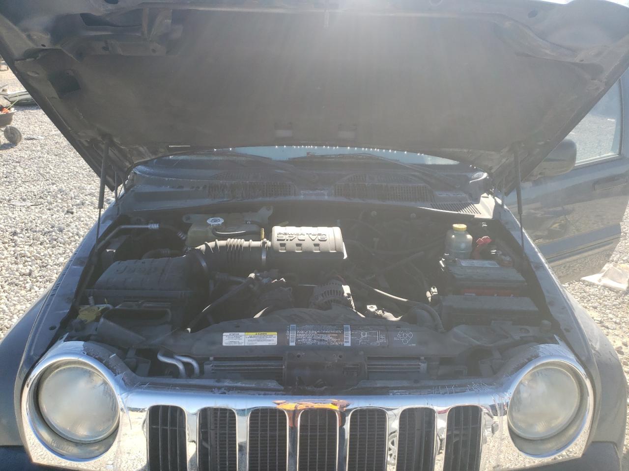 Photo 7 from auction – 2002 JEEP LIBERTY LI with VIN 1J8GL58K02W245785