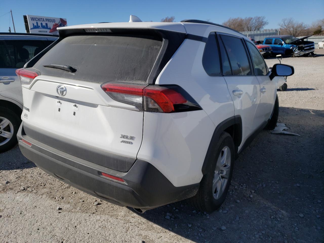 Photo 4 from auction – 2021 TOYOTA RAV4 XLE with VIN 2T3P1RFV7MC150547
