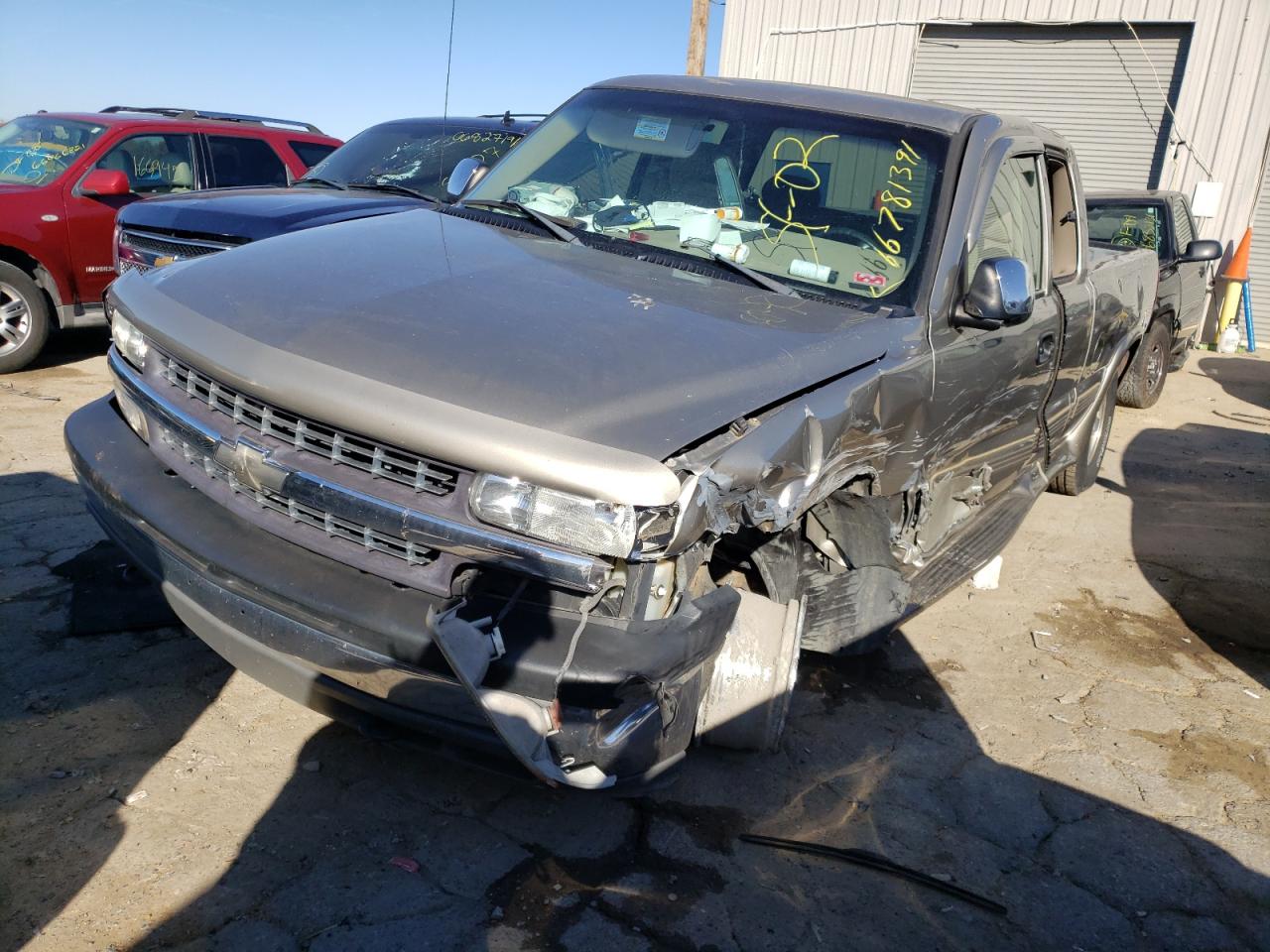 Photo 2 from auction – 2002 CHEVROLET SILVERADO with VIN 2GCEK19T521315421