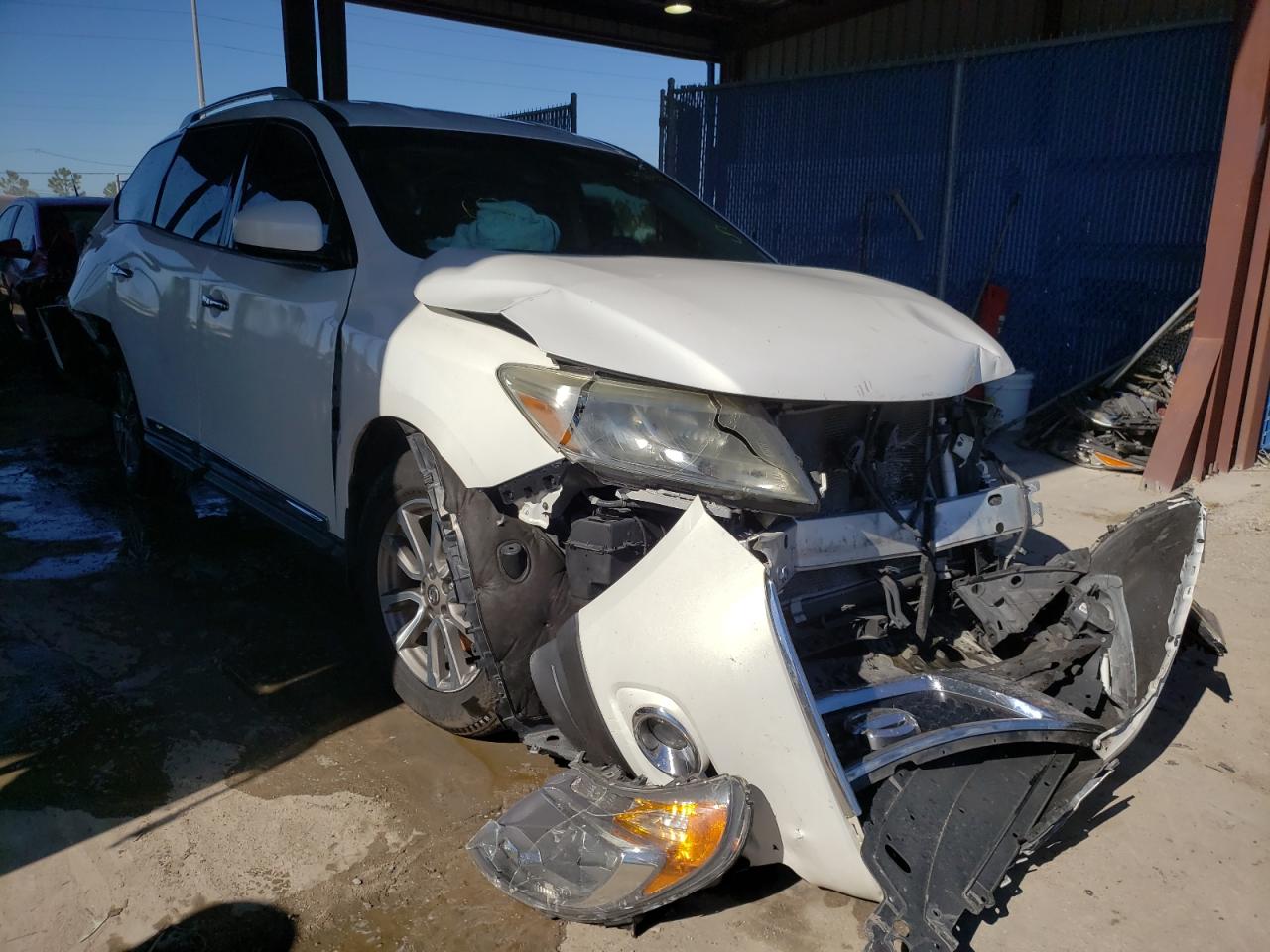 NISSAN PATHFINDER 2014 with VIN 5N1AR2MN8EC662888 - Photo from auction