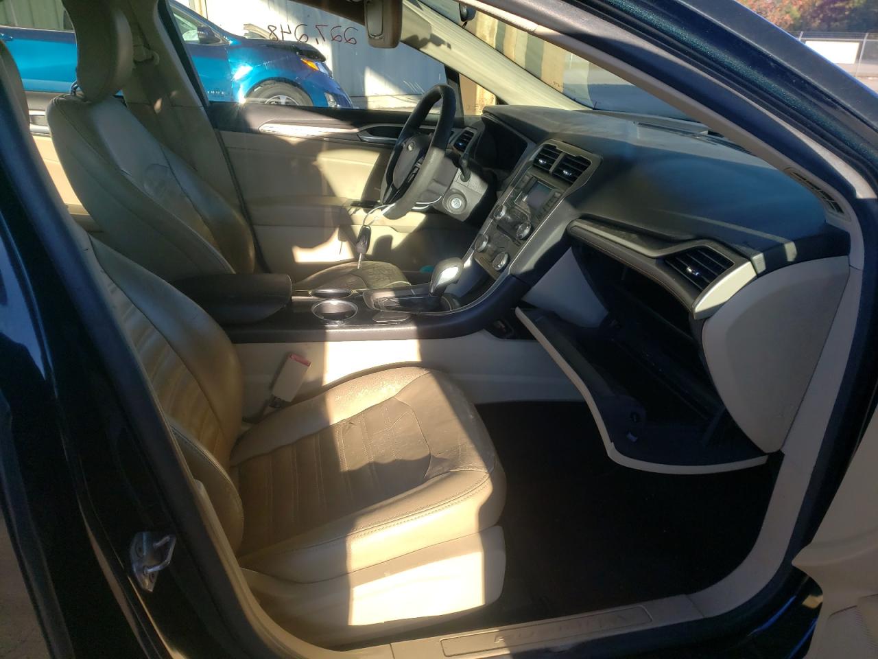 Photo 5 from auction – 2014 FORD FUSION SE with VIN 3FA6P0HD4ER118157