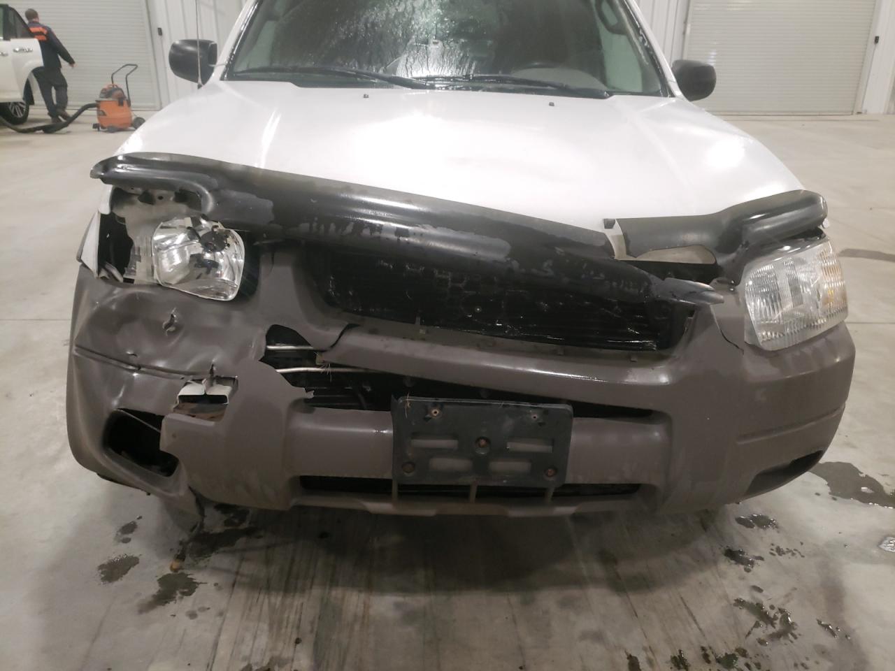 Photo 9 from auction – 2002 FORD ESCAPE XLT with VIN 1FMYU03132KC73948