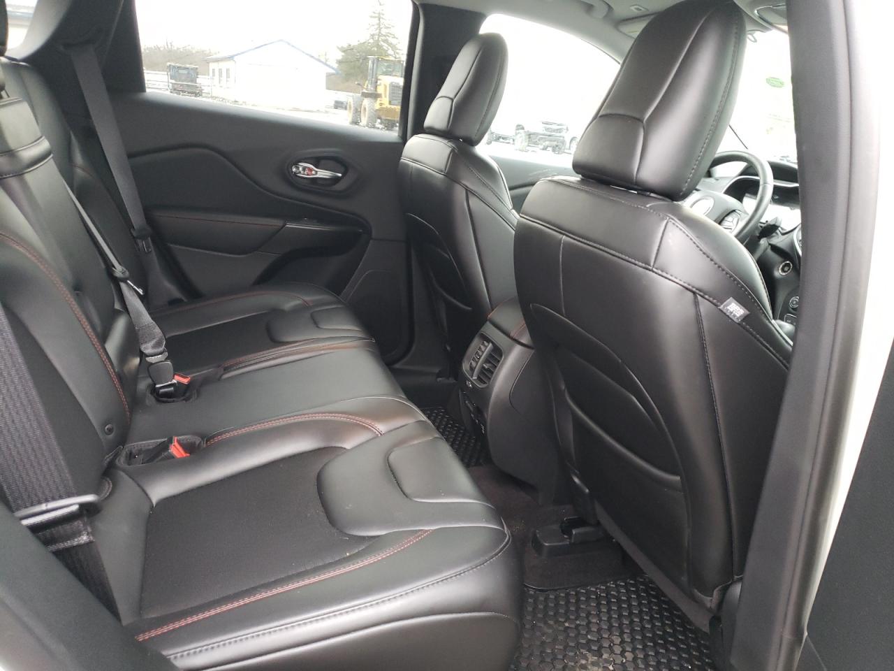 Photo 6 from auction – 2019 JEEP CHEROKEE T with VIN 1C4PJMBN0KD268294