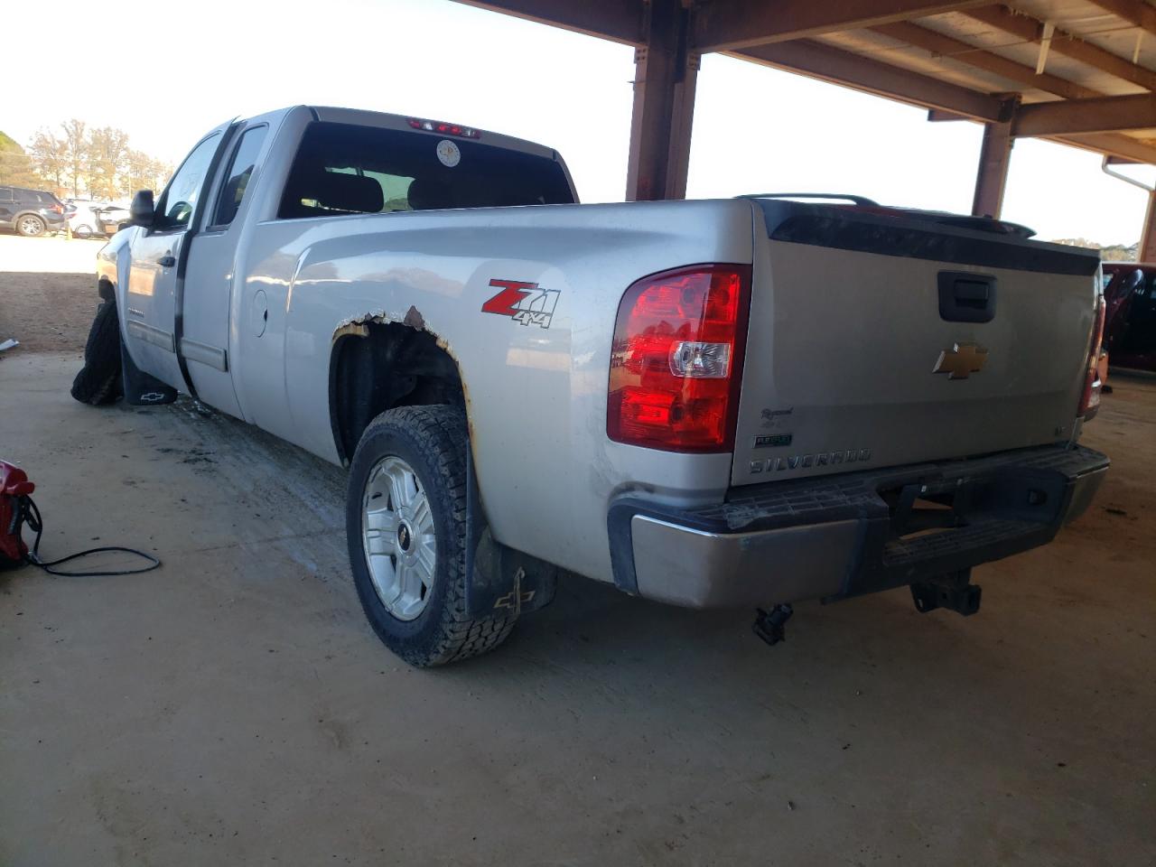 Photo 3 from auction – 2010 CHEVROLET SILVERADO with VIN 1GCSKSE06AZ210901