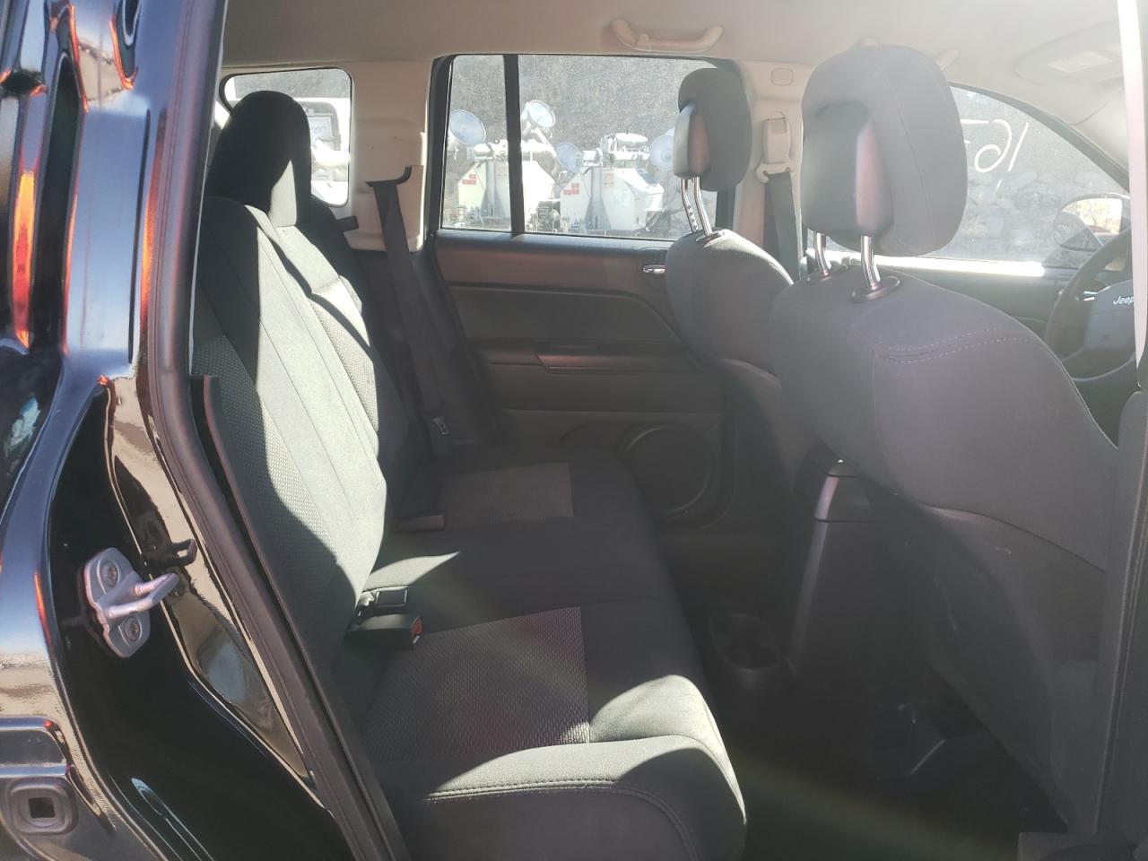 Photo 6 from auction – 2010 JEEP COMPASS SP with VIN 1J4NF4FB9AD649482