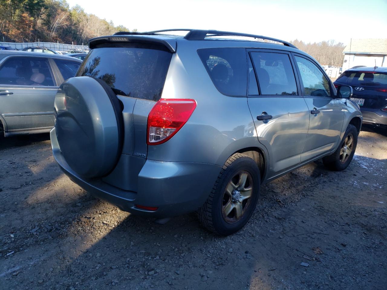 Photo 4 from auction – 2007 TOYOTA RAV4 with VIN JTMBD35V975073707