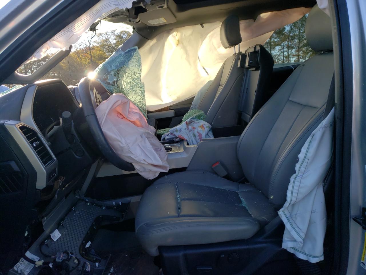Photo 5 from auction – 2019 FORD F150 SUPER with VIN 1FTEW1E53KFA73863