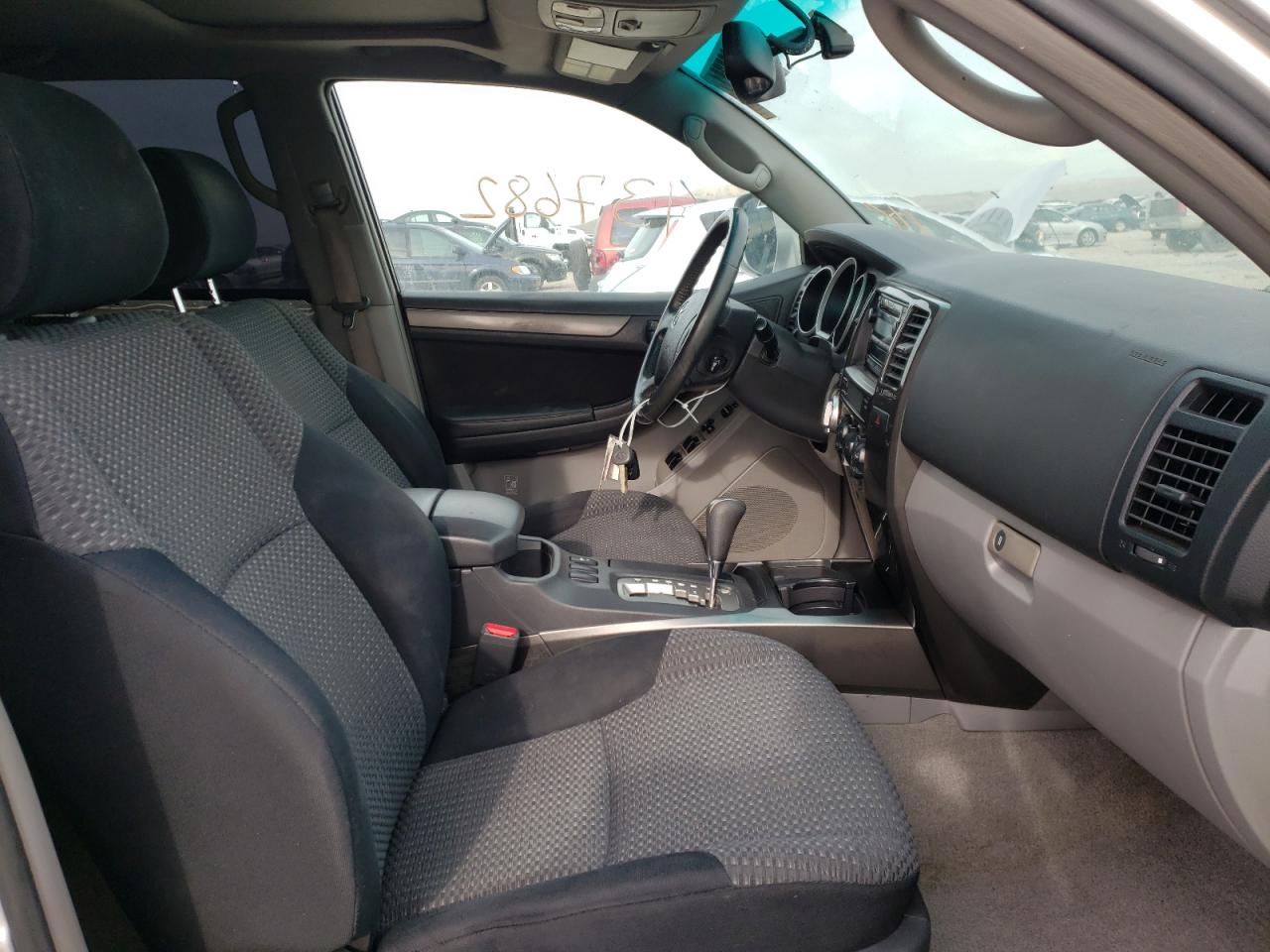 Photo 5 from auction – 2006 TOYOTA 4RUNNER SR with VIN JTEBT14R968035768