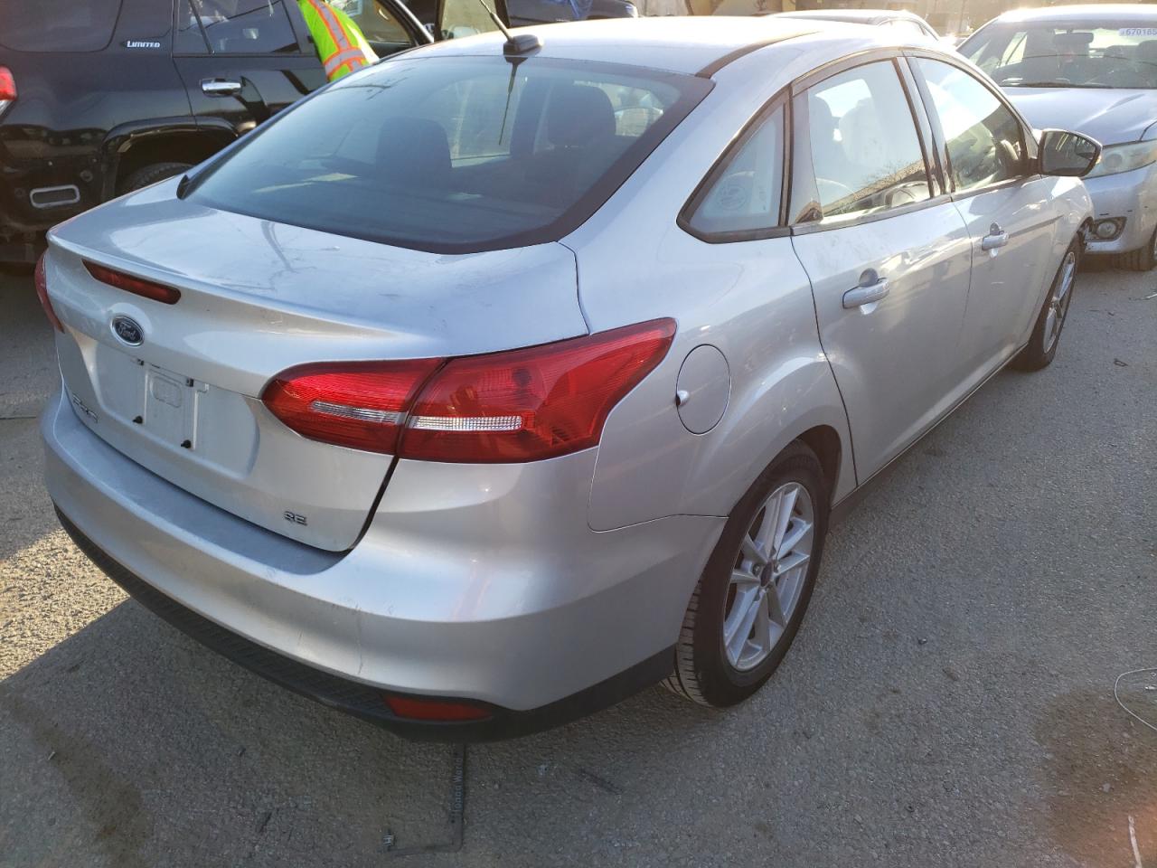 Photo 4 from auction – 2017 FORD FOCUS SE with VIN 1FADP3F28HL248083
