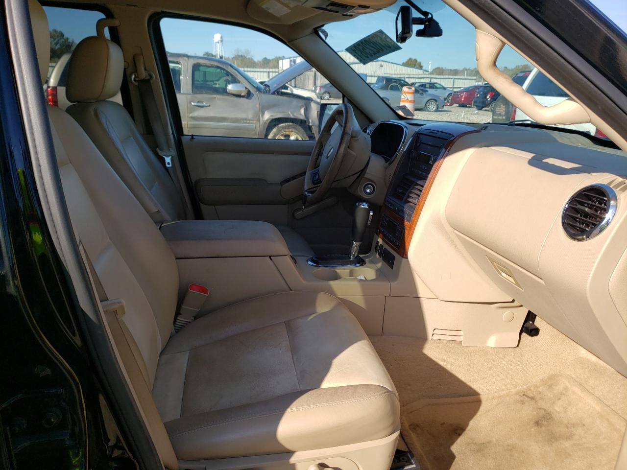 Photo 5 from auction – 2006 FORD EXPLORER E with VIN 1FMEU64826UB40755
