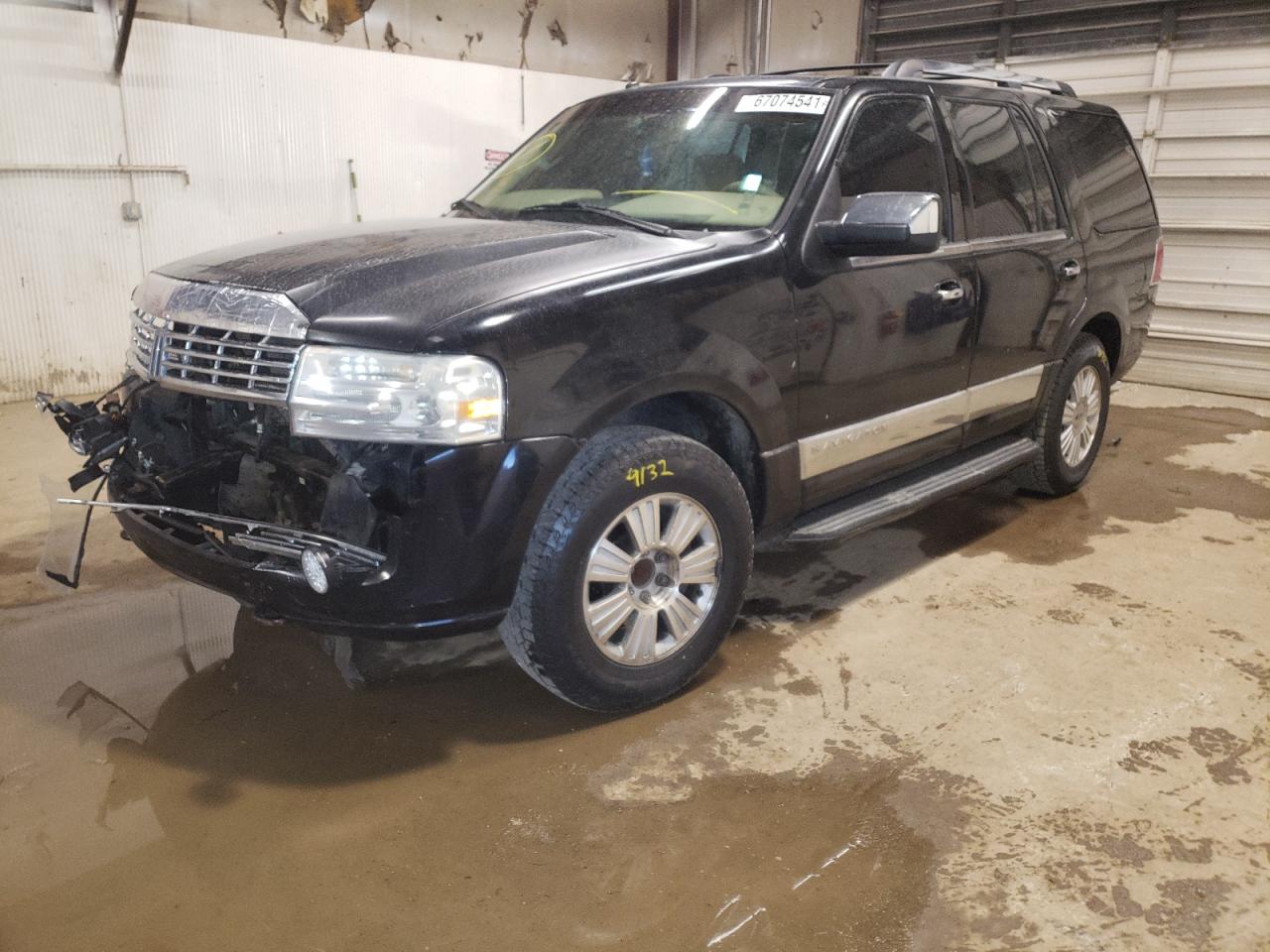 Photo 2 from auction – 2007 LINCOLN NAVIGATOR with VIN 5LMFU28587LJ24402