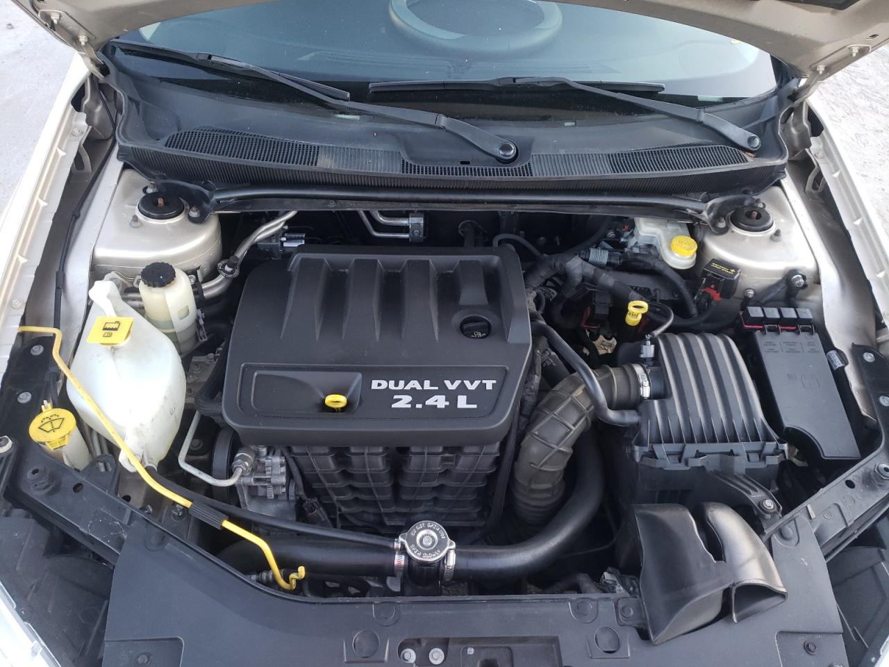 Foto 7 de la subasta – 2014 CHRYSLER 200 LX con VIN 1C3CCBAB9EN209722