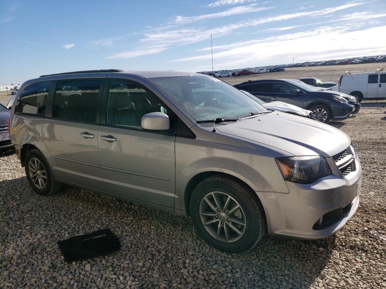 DODGE GRAND CARA 2014 with VIN 2C4RDGEG5ER385627 - Photo from auction