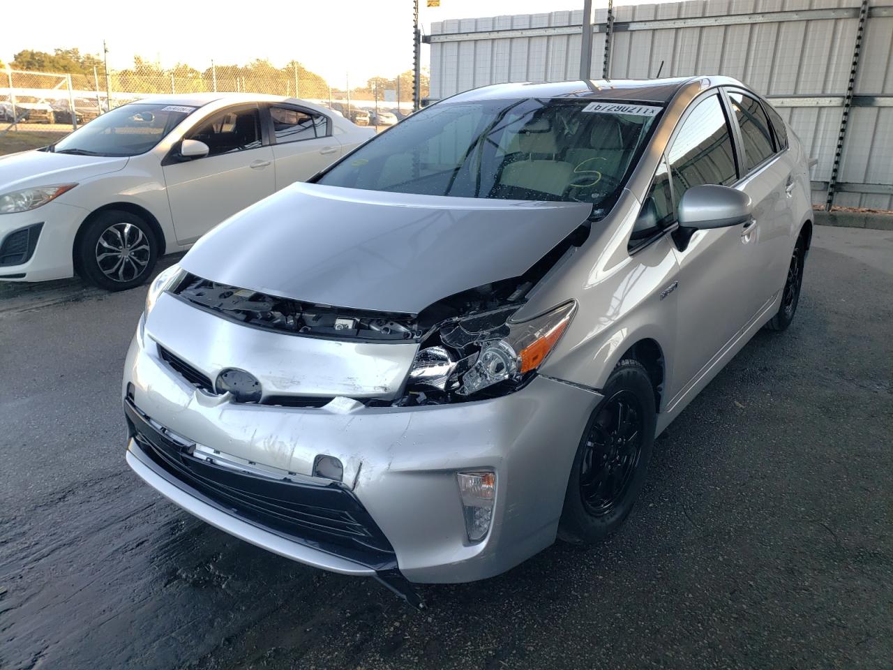 Photo 2 from auction – 2015 TOYOTA PRIUS with VIN JTDKN3DU8F2001323