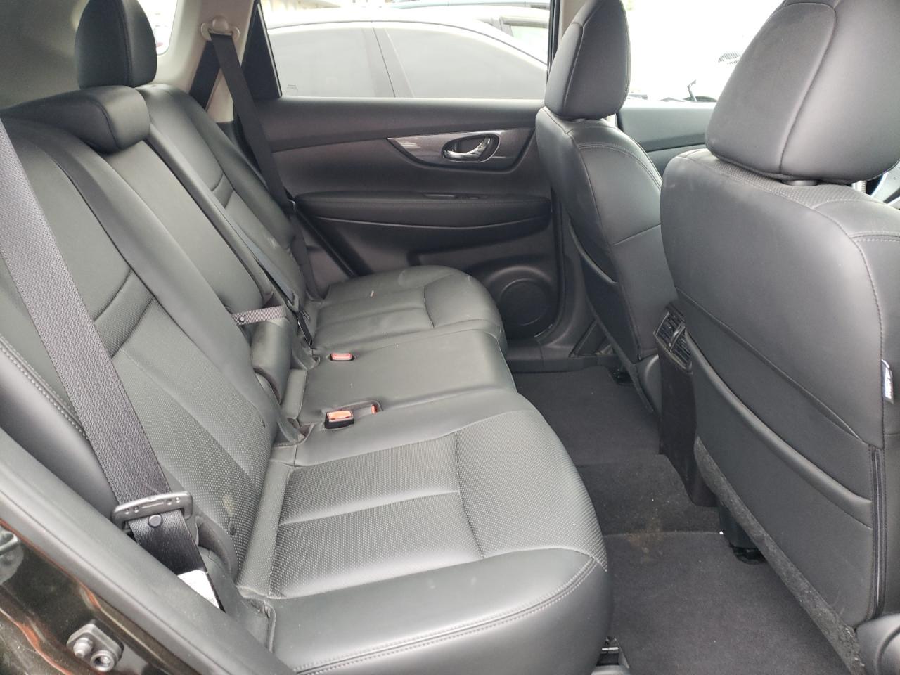 Photo 6 from auction – 2015 NISSAN ROGUE S with VIN 5N1AT2MV1FC829692