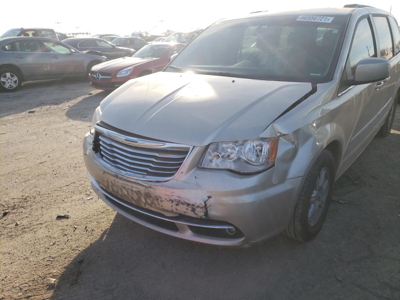 Photo 9 from auction – 2013 CHRYSLER TOWN & COU with VIN 2C4RC1BG4DR519479
