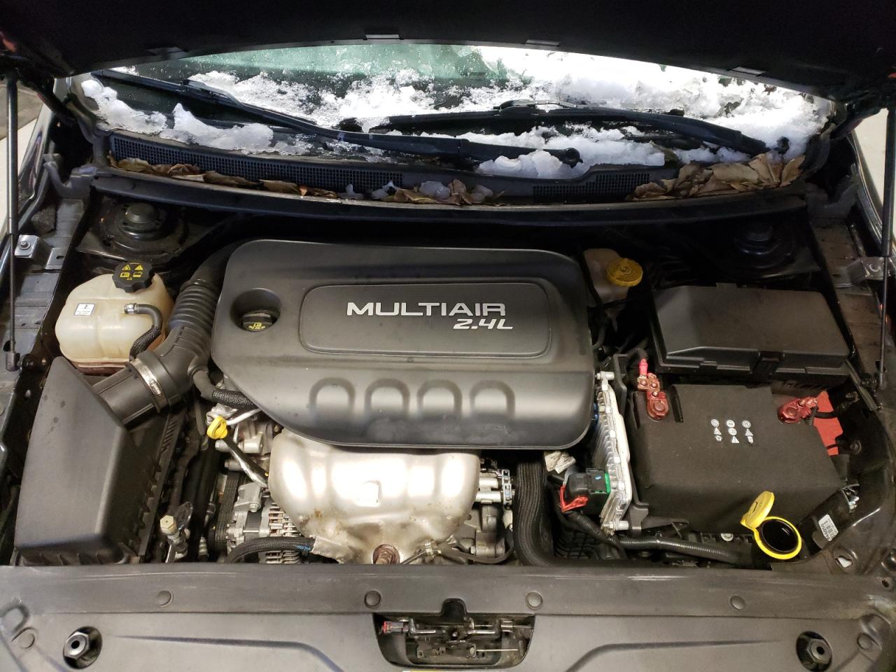 Photo 7 from auction – 2015 CHRYSLER 200 LIMITE with VIN 1C3CCCAB4FN505013