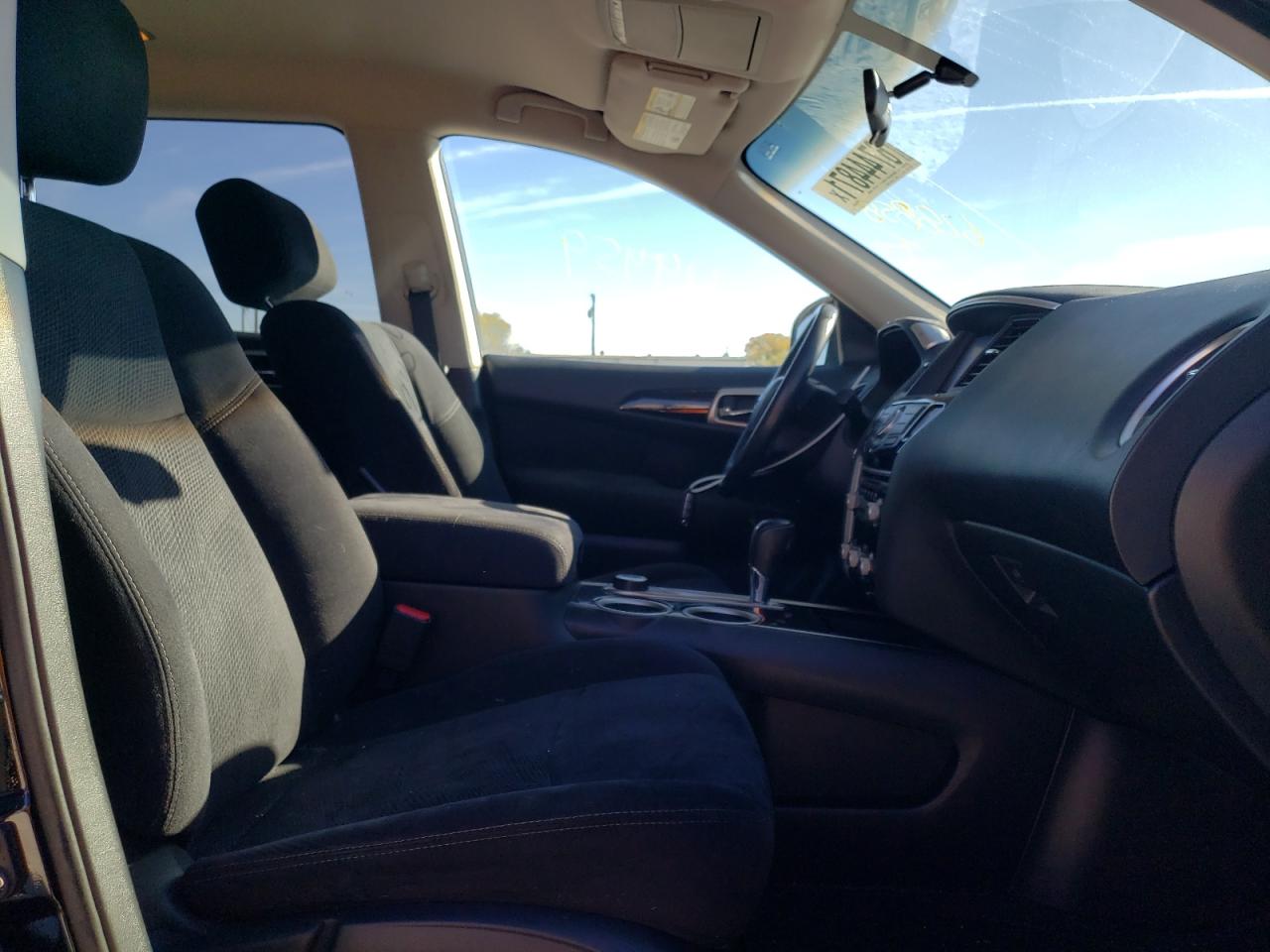 Photo 5 from auction – 2013 NISSAN PATHFINDER with VIN 5N1AR2MM8DC628858