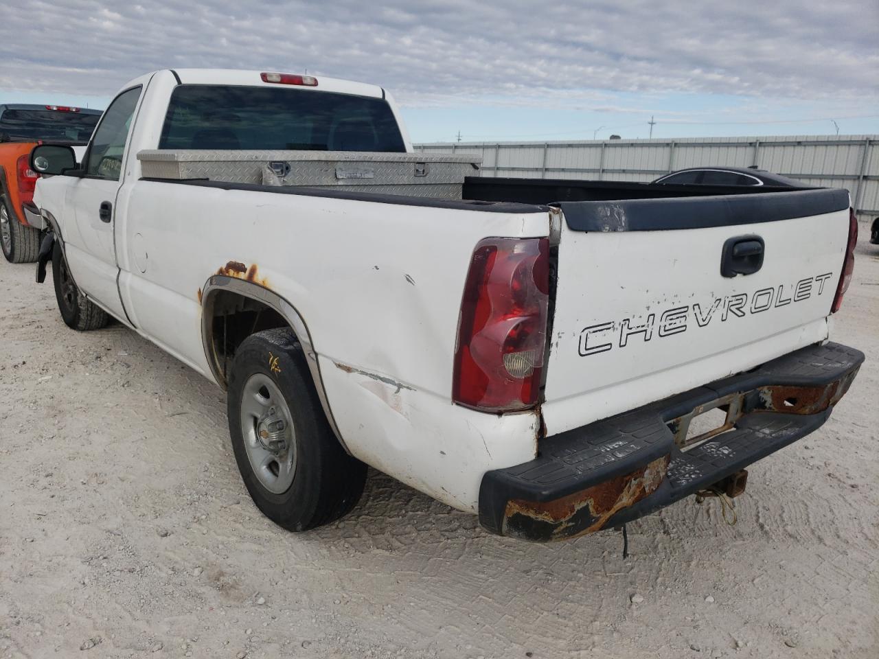 Photo 3 from auction – 2003 CHEVROLET SILVERADO with VIN 1GCEC14V73Z176102