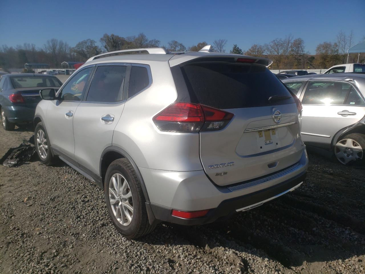 Photo 3 from auction – 2017 NISSAN ROGUE S with VIN JN8AT2MT3HW382839