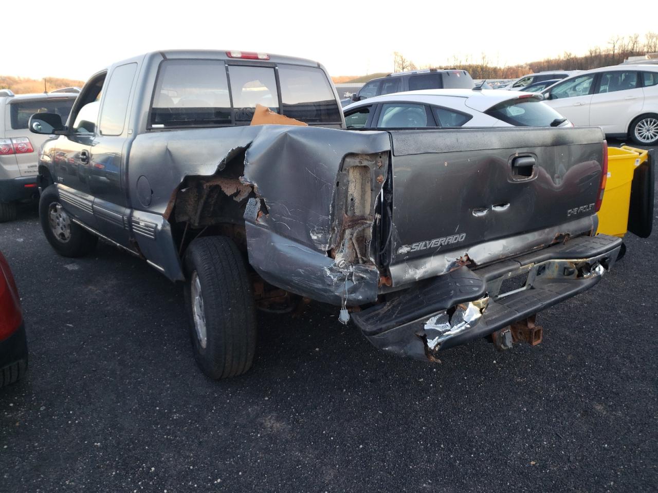 Photo 3 from auction – 2002 CHEVROLET SILVERADO with VIN 1GCEK19T62Z119477