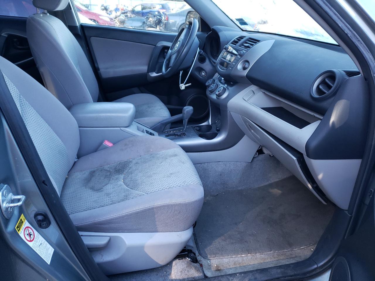 Photo 5 from auction – 2007 TOYOTA RAV4 with VIN JTMBD35V975073707