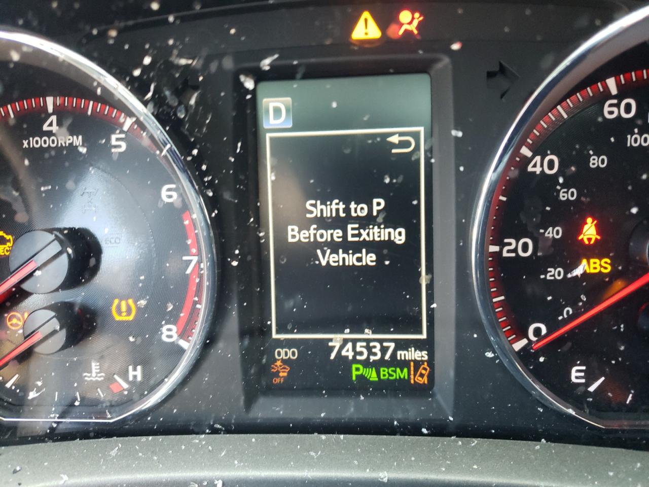 Photo 8 from auction – 2017 TOYOTA RAV4 SE with VIN 2T3NFREV1HW376257
