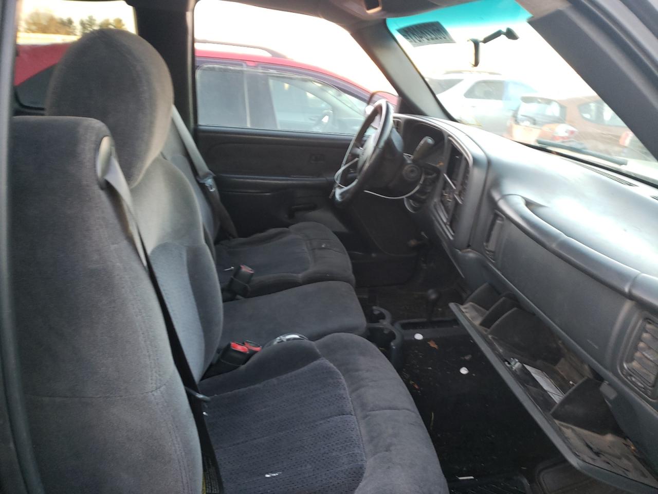 Photo 5 from auction – 2002 CHEVROLET SILVERADO with VIN 1GCEK19T62Z119477