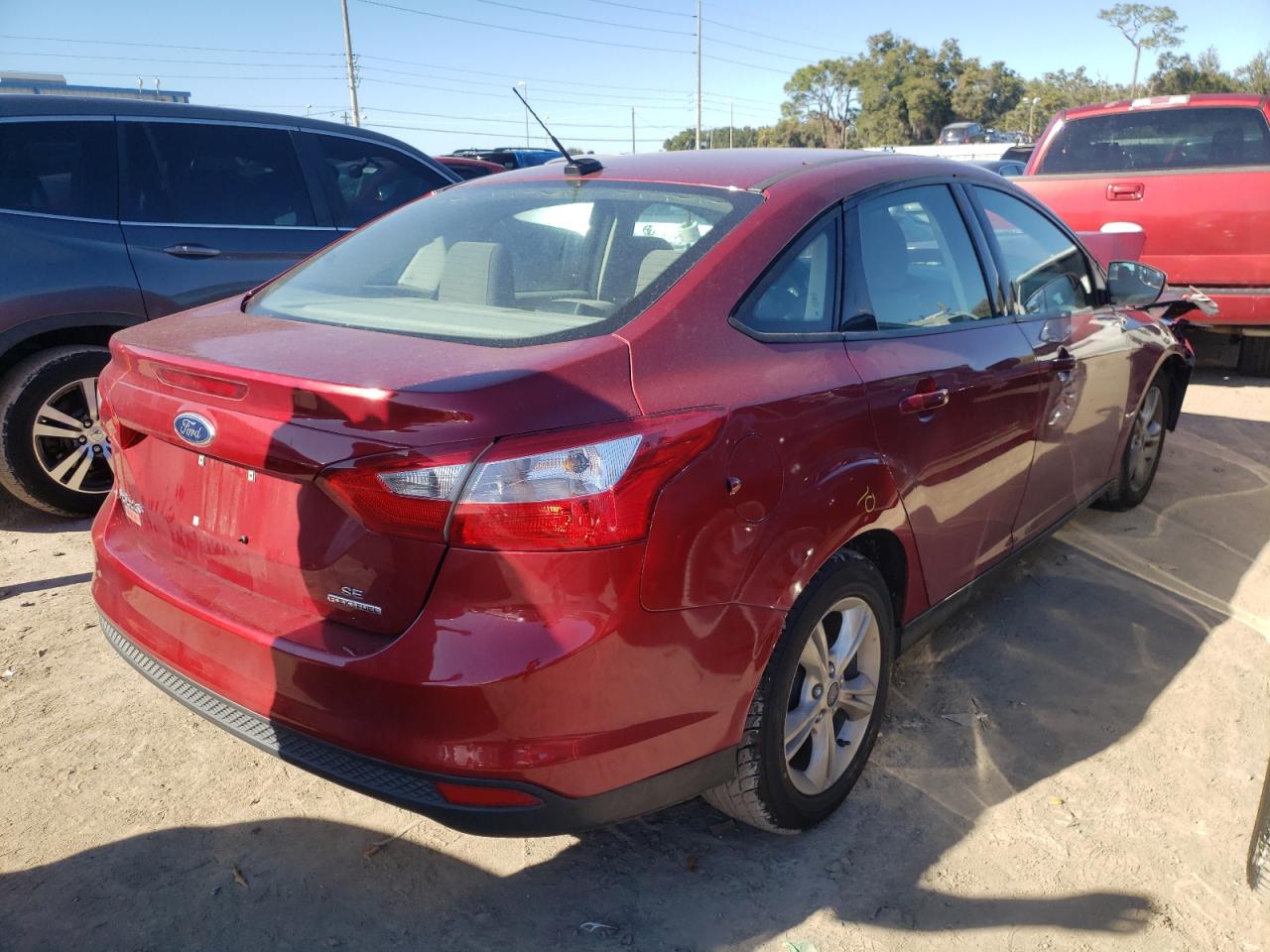 Photo 4 from auction – 2014 FORD FOCUS SE with VIN 1FADP3F22EL378212