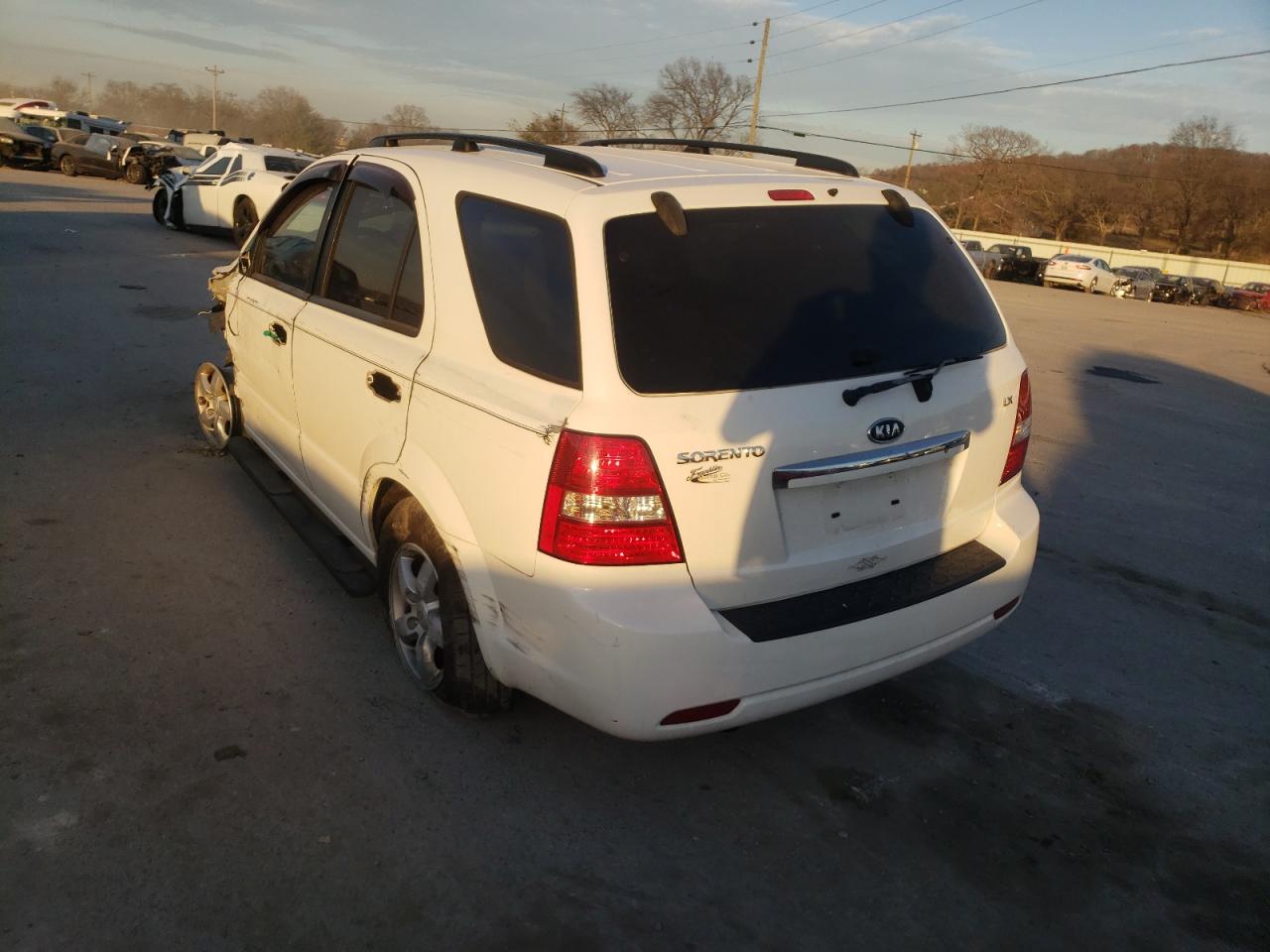 Photo 3 from auction – 2008 KIA SORENTO EX with VIN KNDJD735X85843078