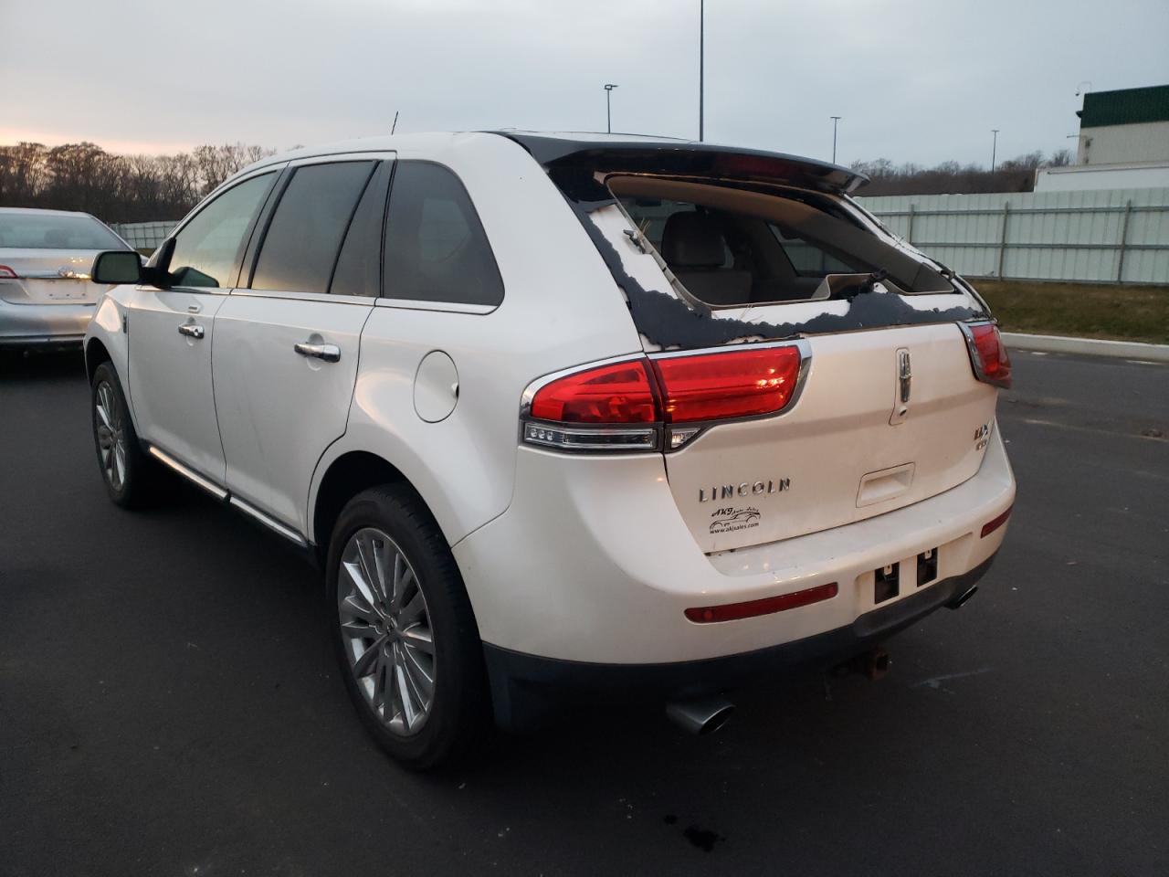 Photo 3 from auction – 2011 LINCOLN MKX with VIN 2LMDJ8JK7BBJ21669