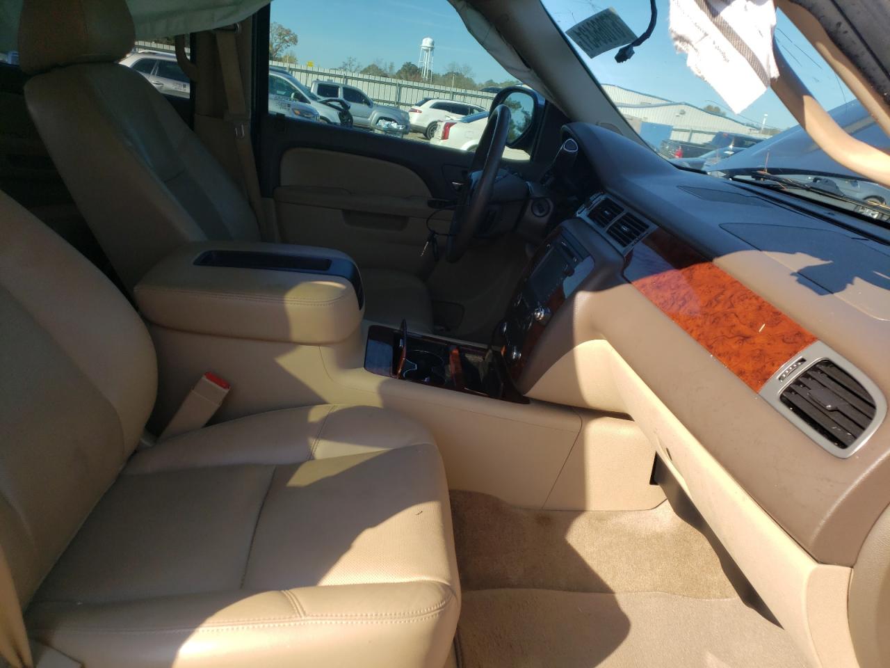 Photo 5 from auction – 2014 CHEVROLET TAHOE C150 with VIN 1GNSCCE02ER179663