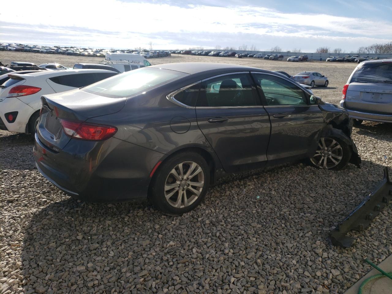 Photo 4 from auction – 2015 CHRYSLER 200 LIMITE with VIN 1C3CCCAB3FN502815