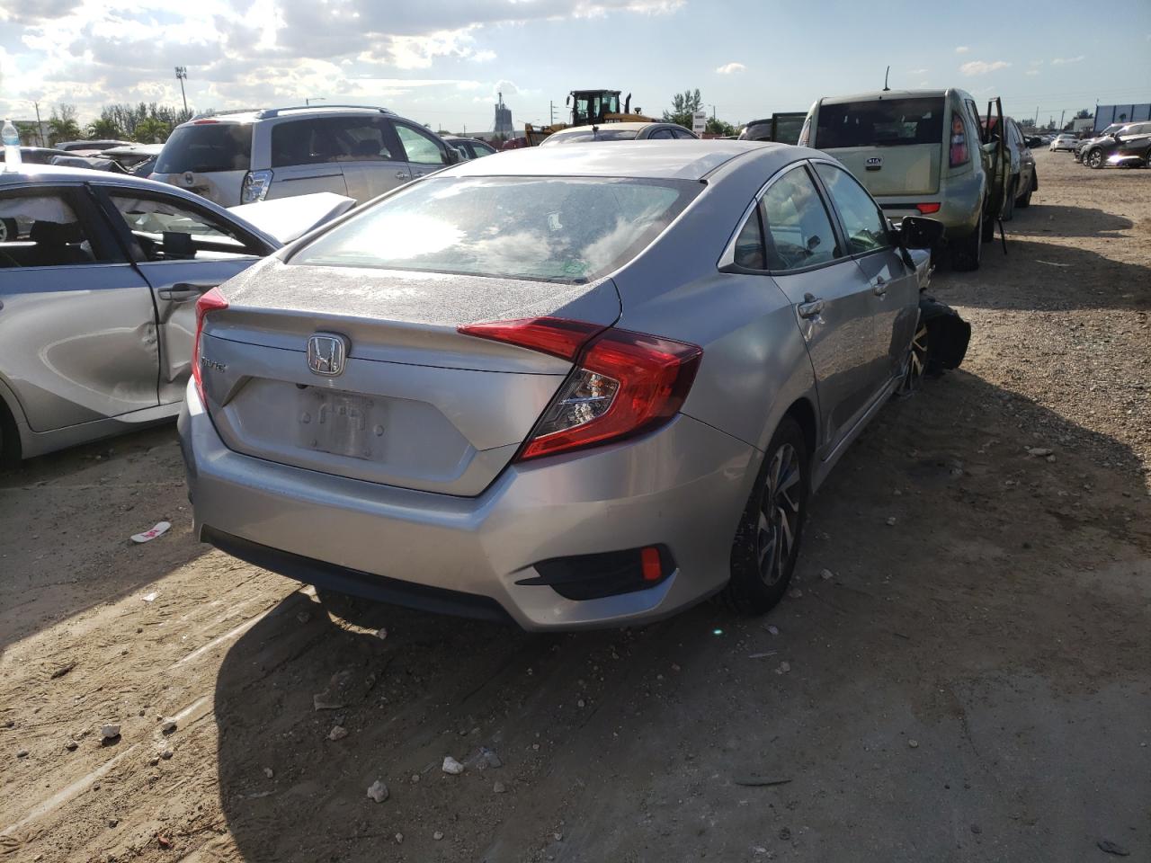 صورة رقم 4 من المزاد - 2016 HONDA CIVIC EX مع VIN 19XFC2F77GE211182