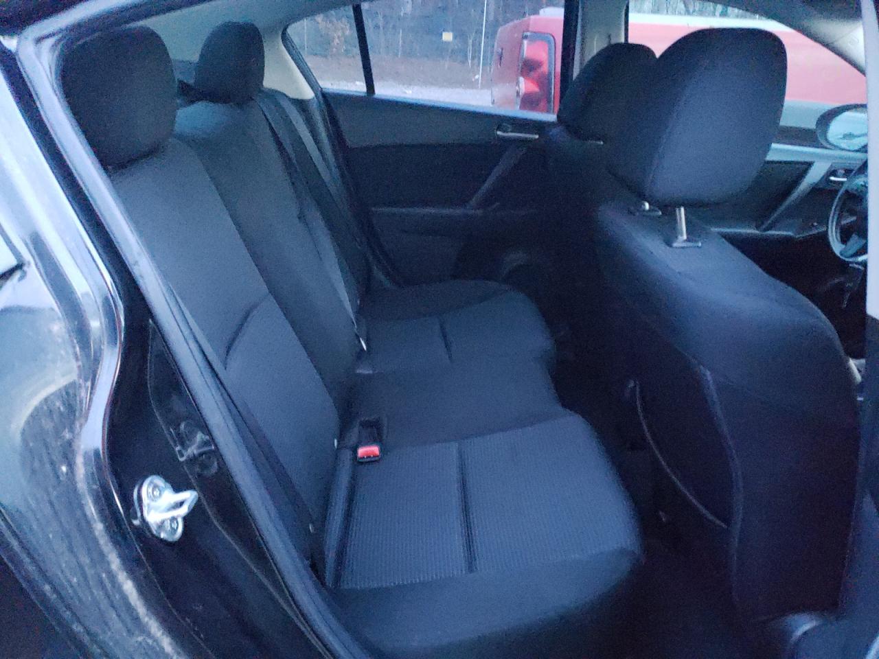 Photo 6 from auction – 2012 MAZDA 3 I with VIN JM1BL1UF1C1547300