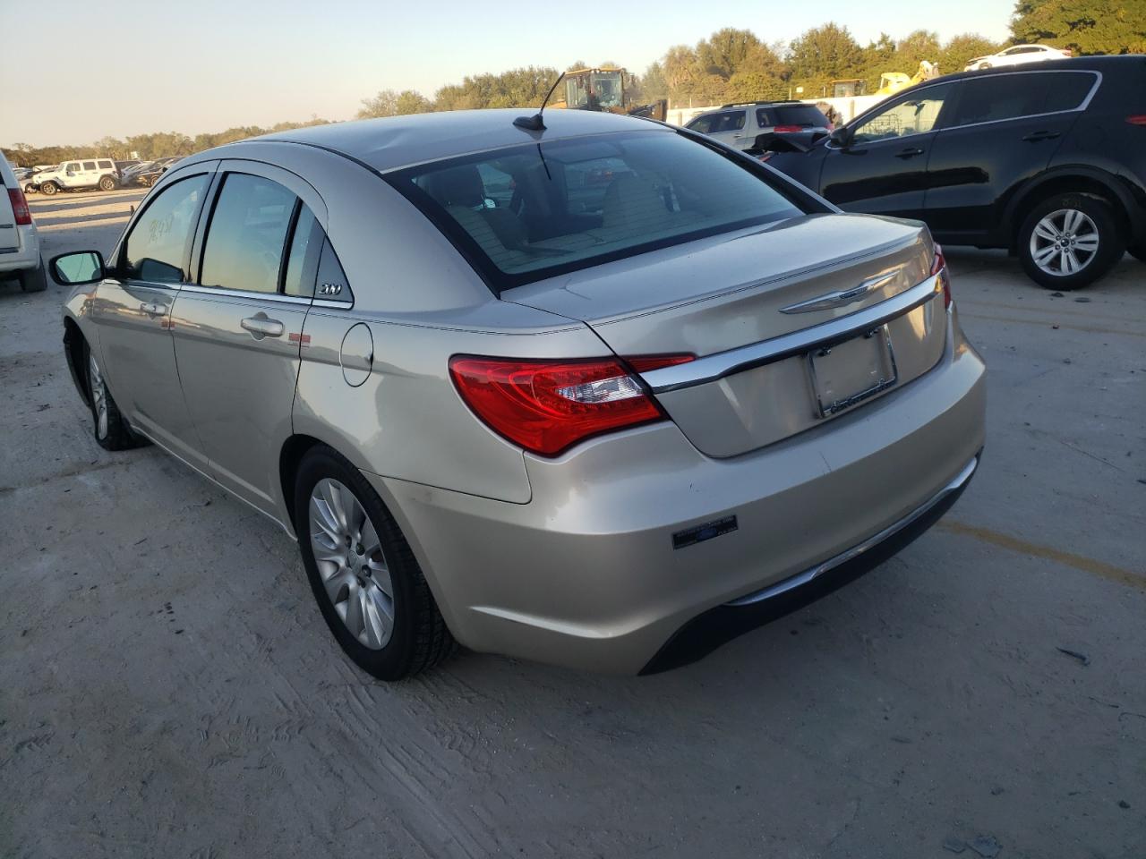 Photo 3 from auction – 2014 CHRYSLER 200 LX with VIN 1C3CCBAB9EN209722