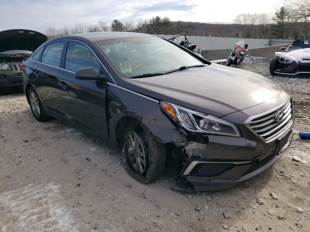 HYUNDAI SONATA SE 2016 with VIN 5NPE24AF8GH383497 - Photo from auction